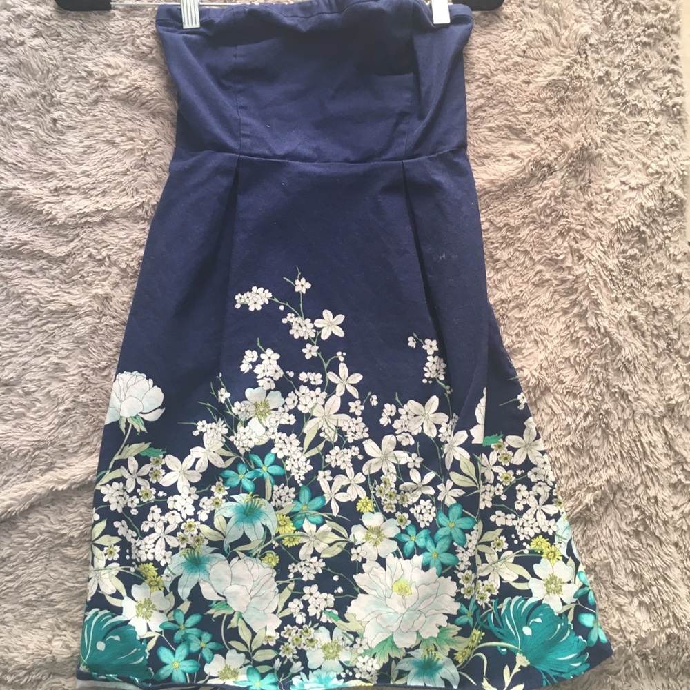 Blue strapless dress